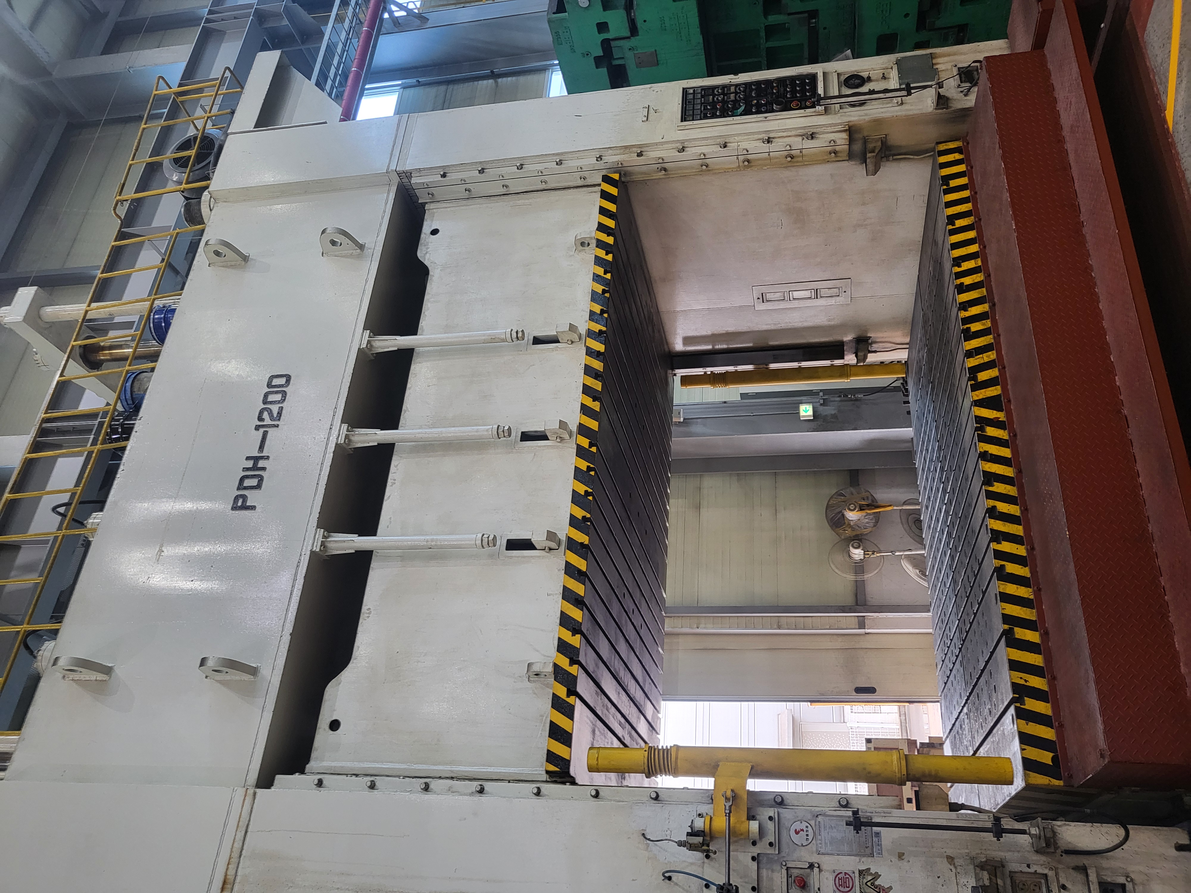 유압프레스 1200톤