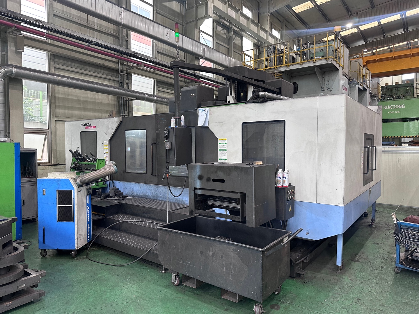 두산머시닝센터 VM1260