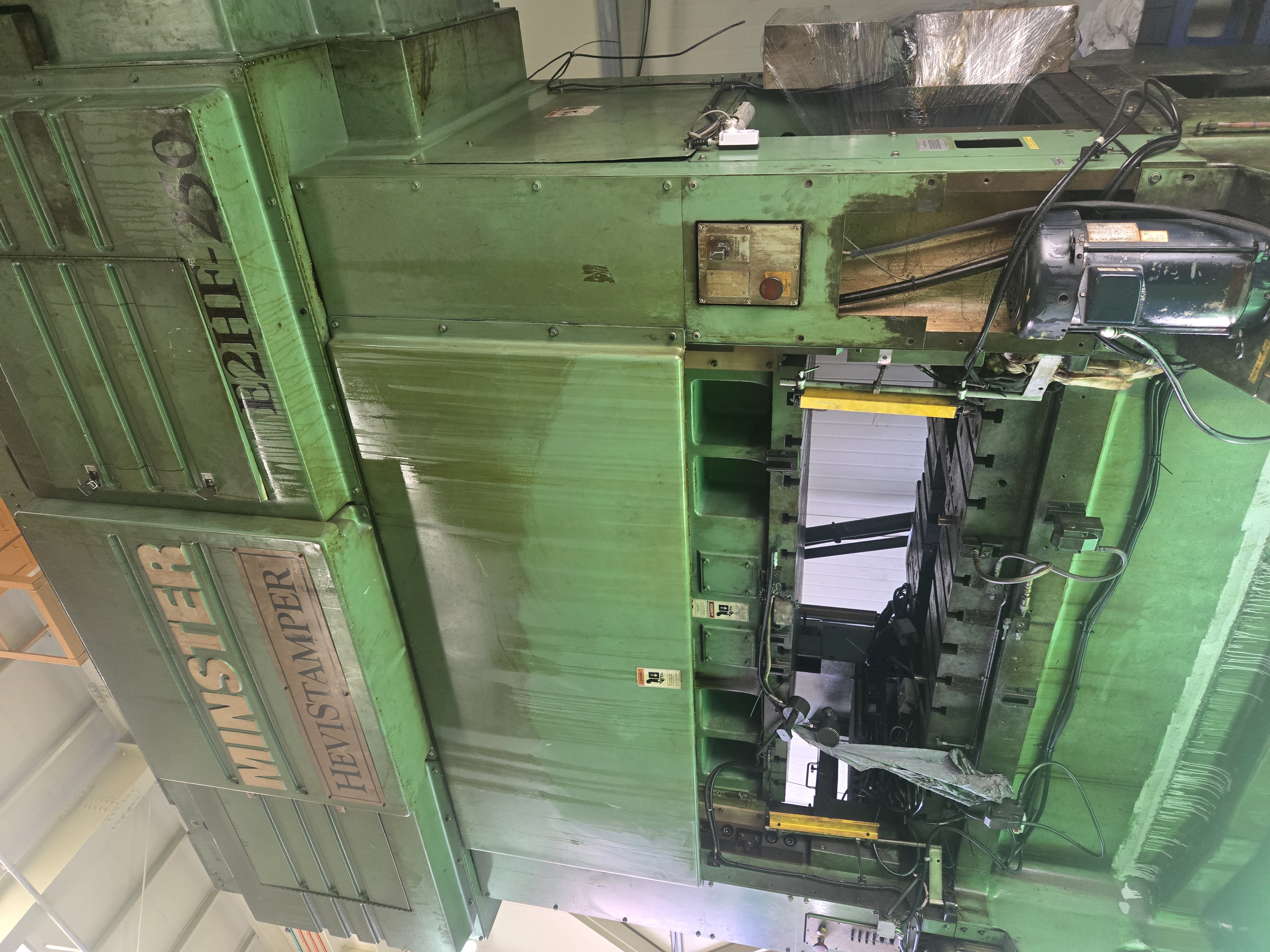 고속프레스 250톤